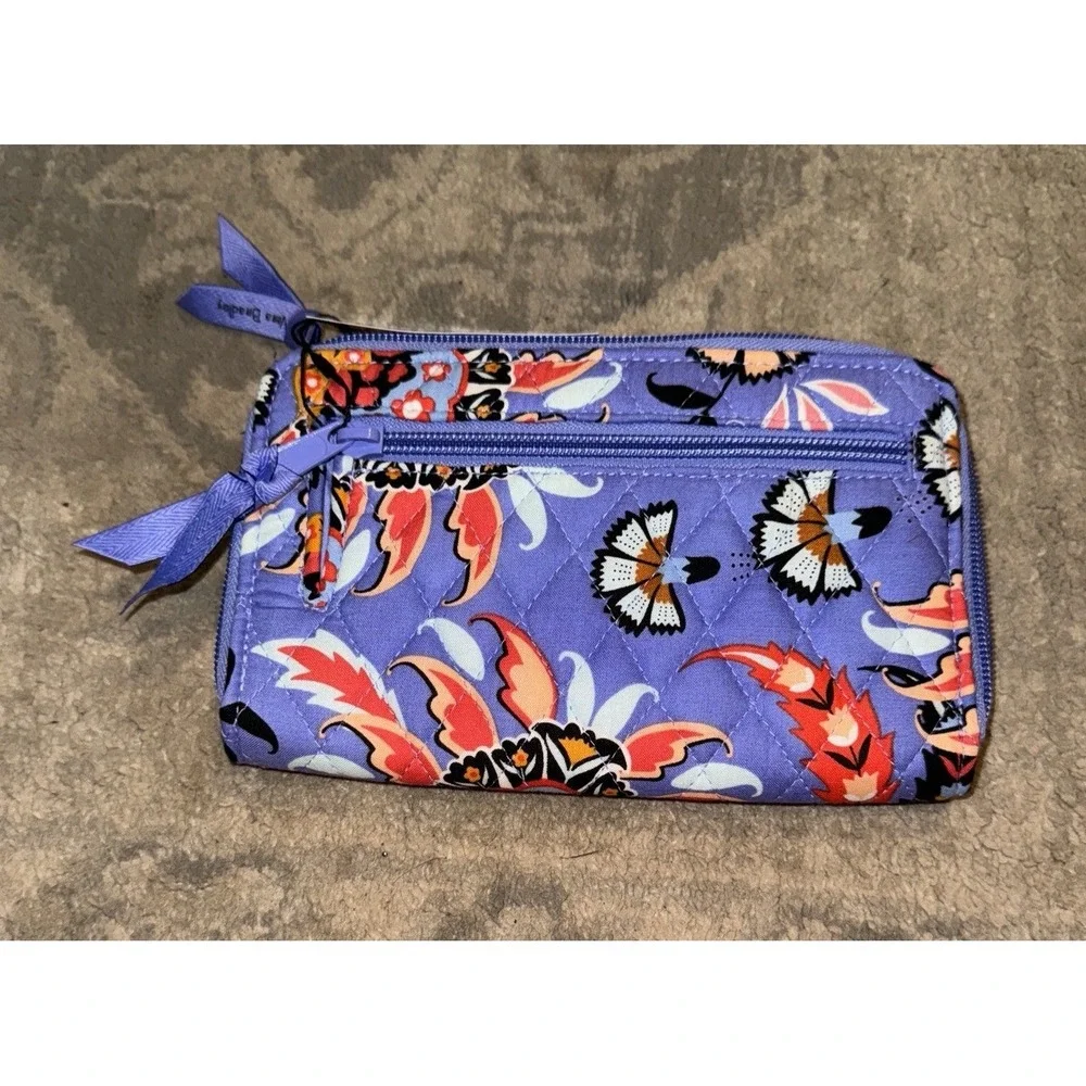 NWT Vera Bradley Iconic RFID Turnlock Wallet Mural‎ Garden Purple Floral Womens - Picture 2 of 8